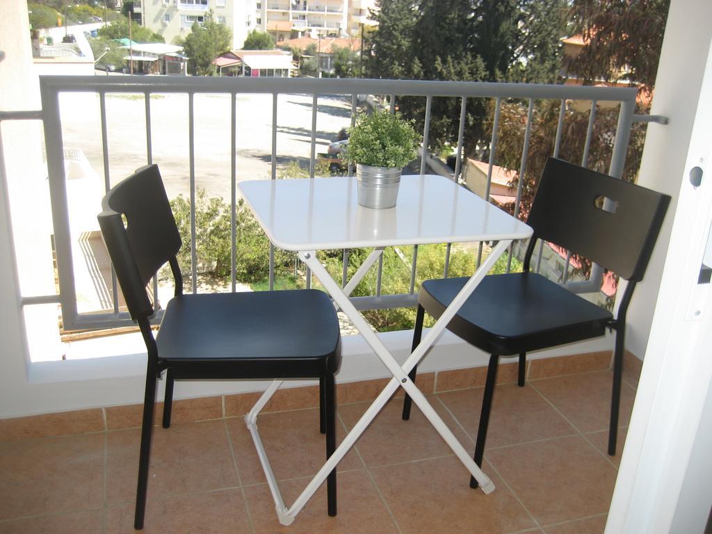 Lykavitos Apartments Никосия Номер фото
